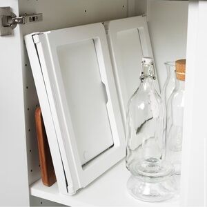 Bed tray (white) Height: 10 ¼ "
Length: 22 "
Width: 14 ¼ "